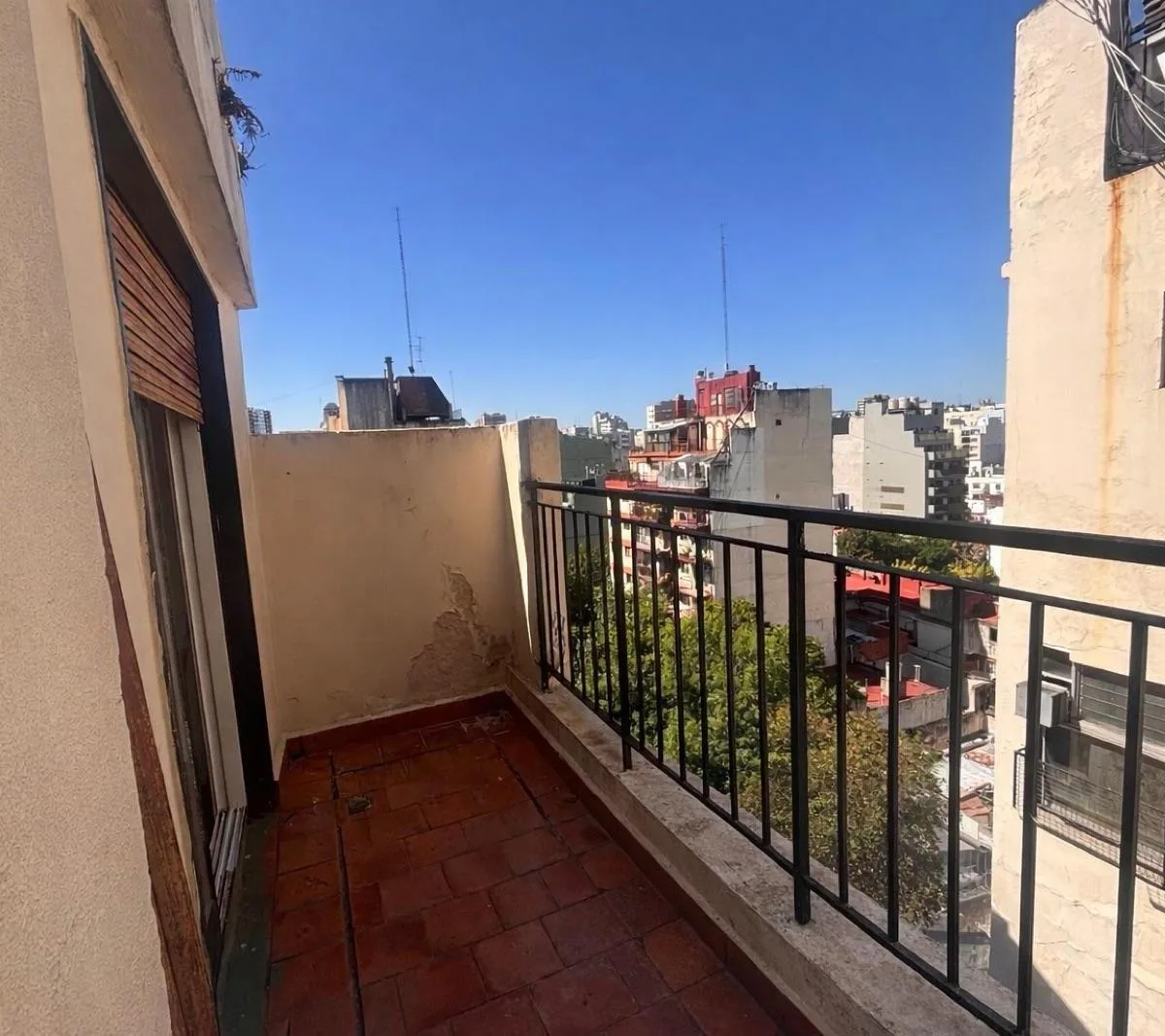 Departamento de 2 ambientes con balcón en Almagro