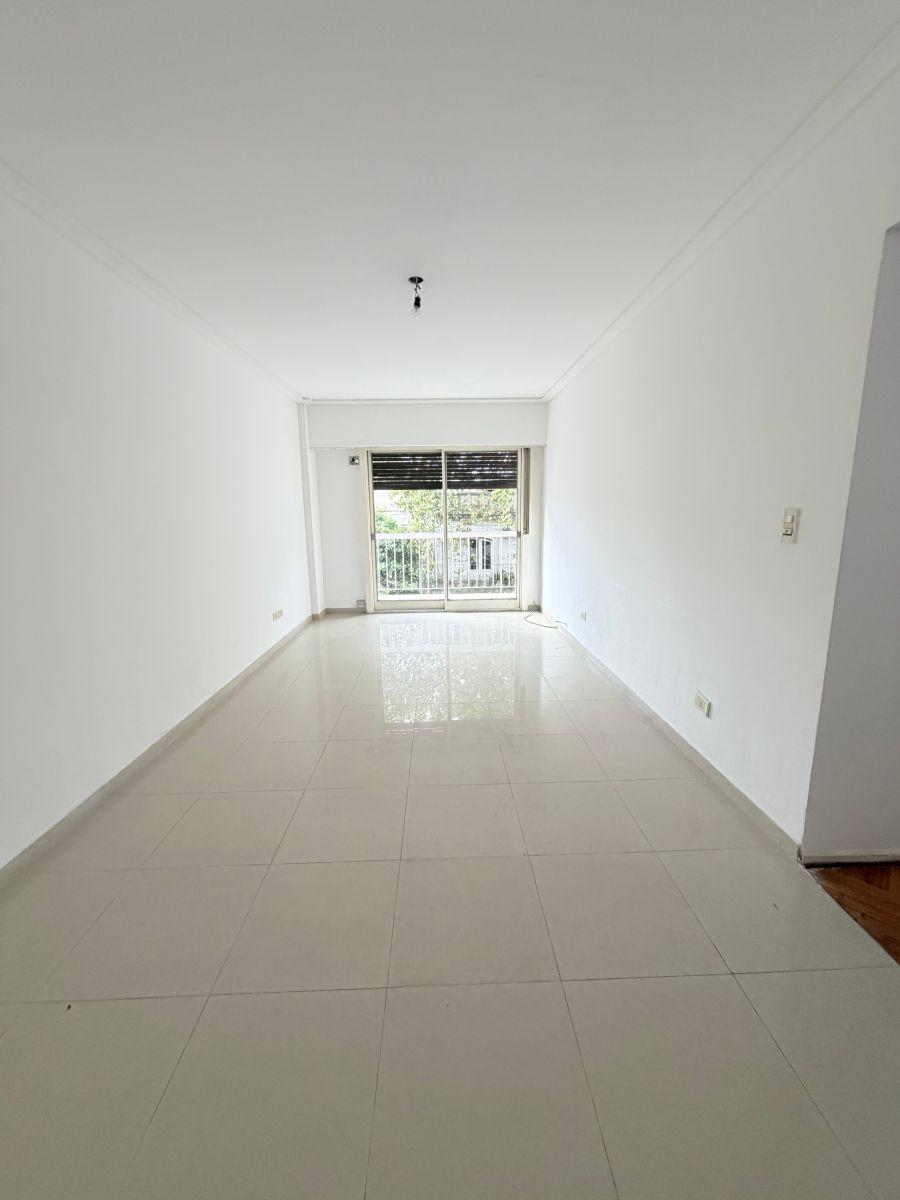 Квартира с 2 спальнями и балконом в Villa del Parque