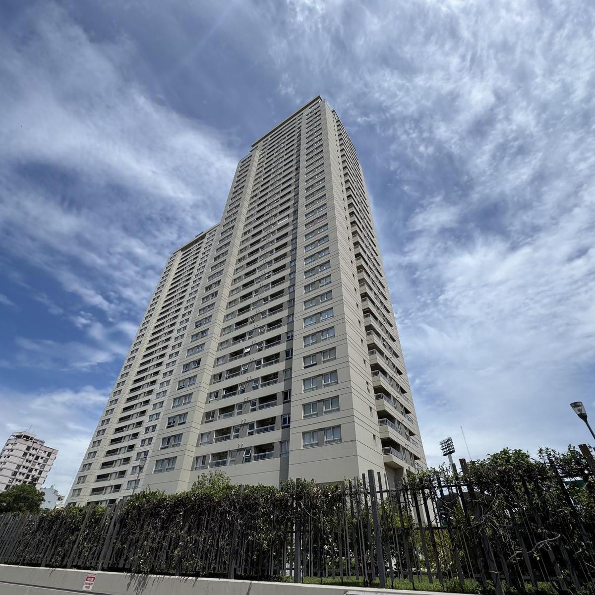 Apartamento de dois ambientes com vaga de garagem e depósito em Caballito