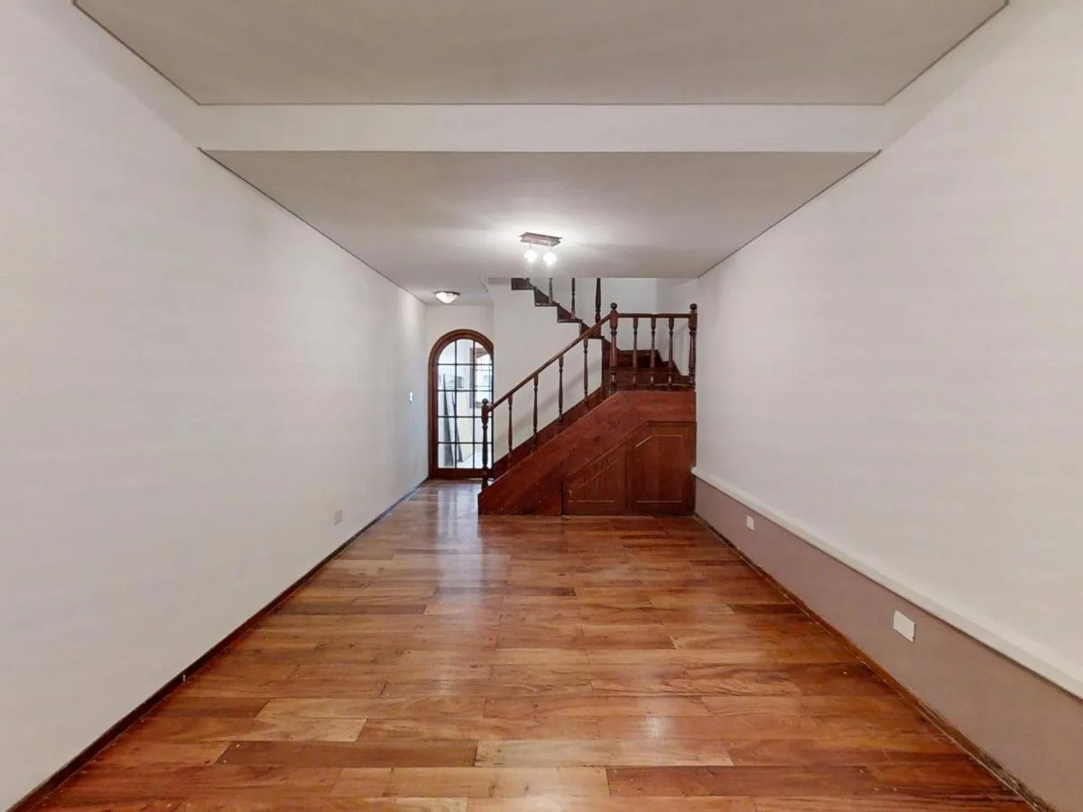 Three-bedroom duplex house in Vicente López