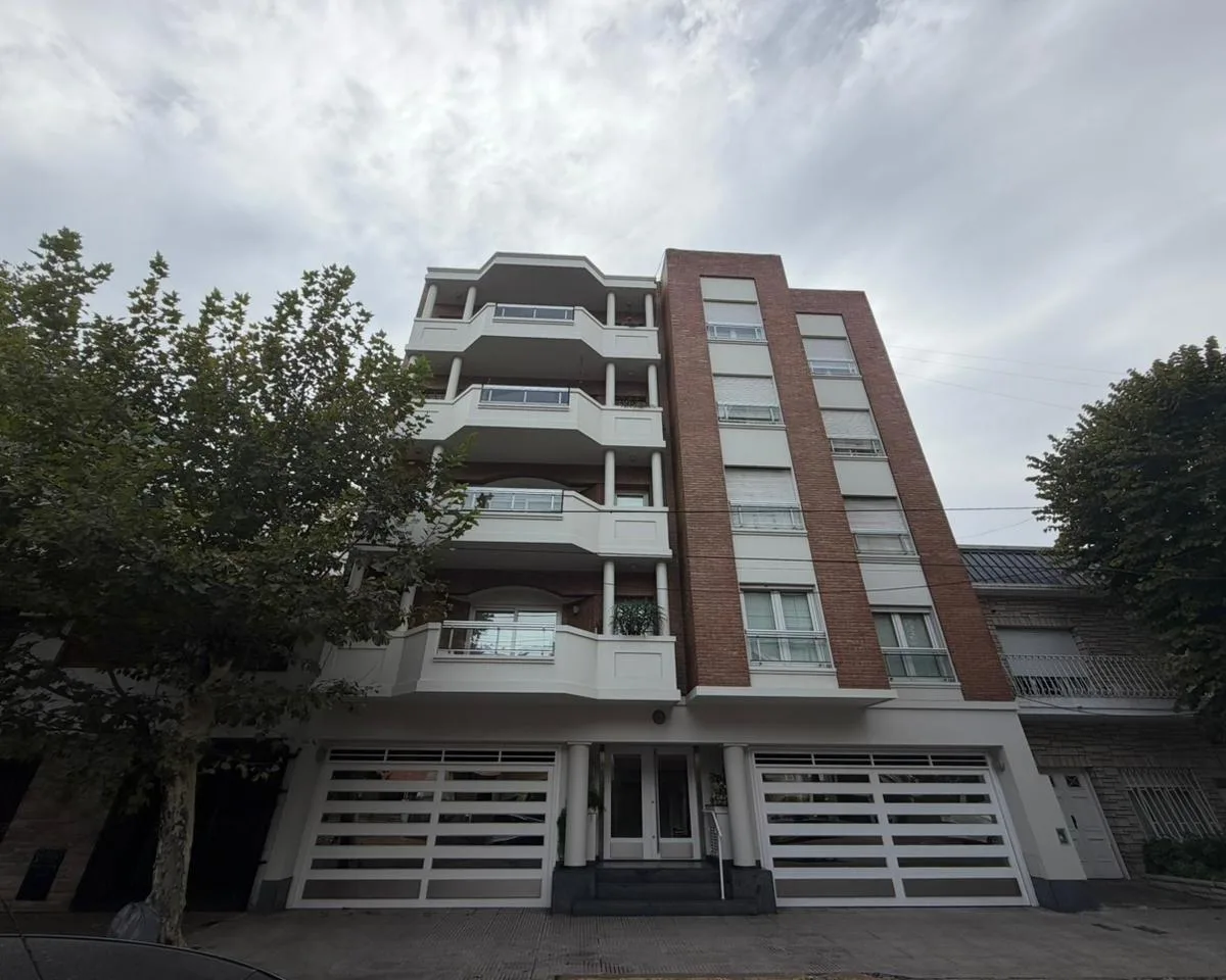 Apartamento de 4 ambientes em Ramos Mejía