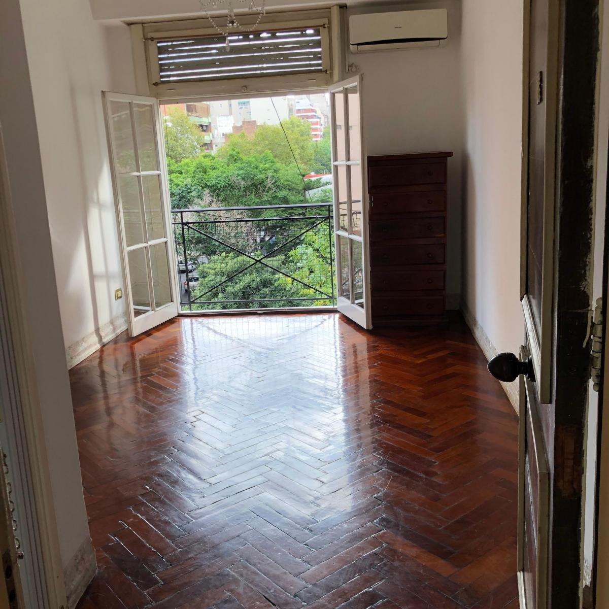 Bright one-bedroom apartment in Flores