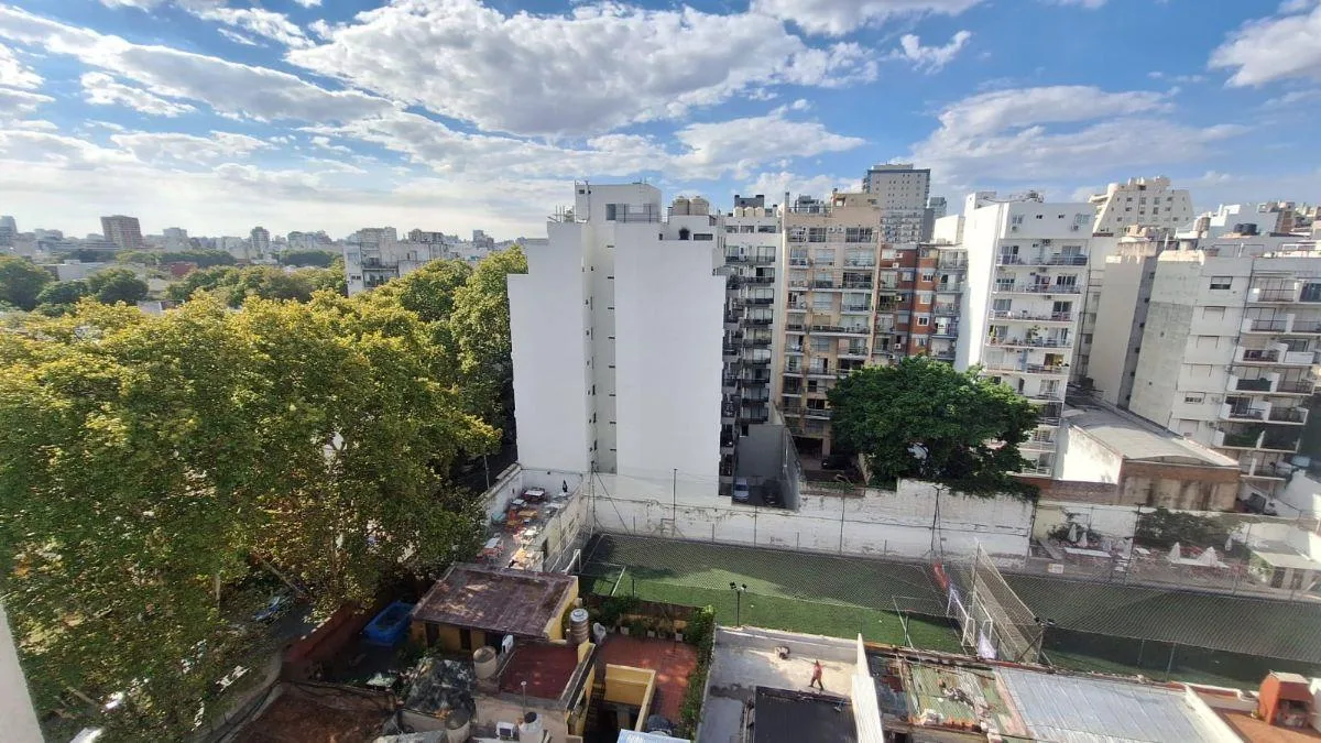 Monoambiente apto profesional con balcón en Villa Crespo