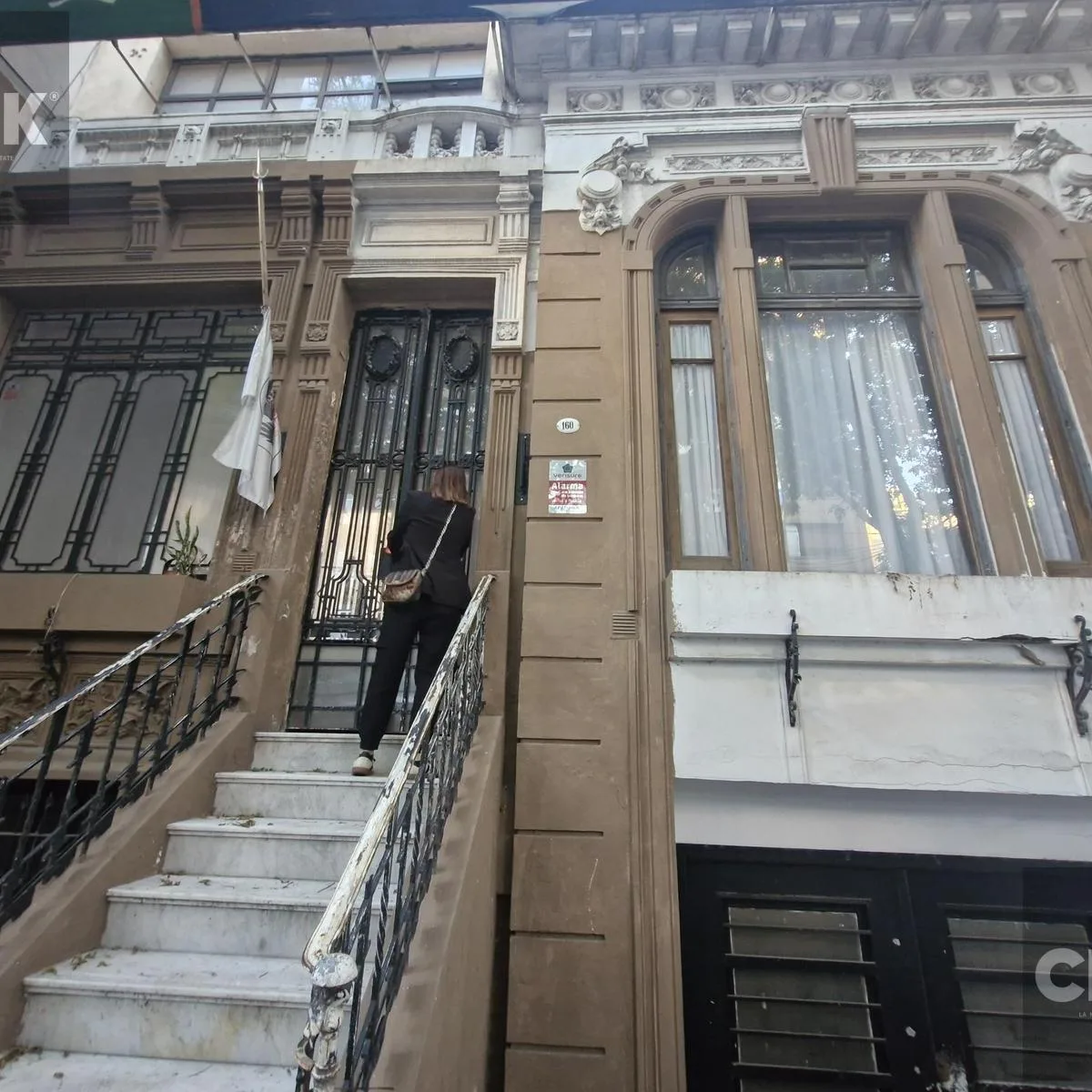 Casa de 18 dormitórios em Palermo