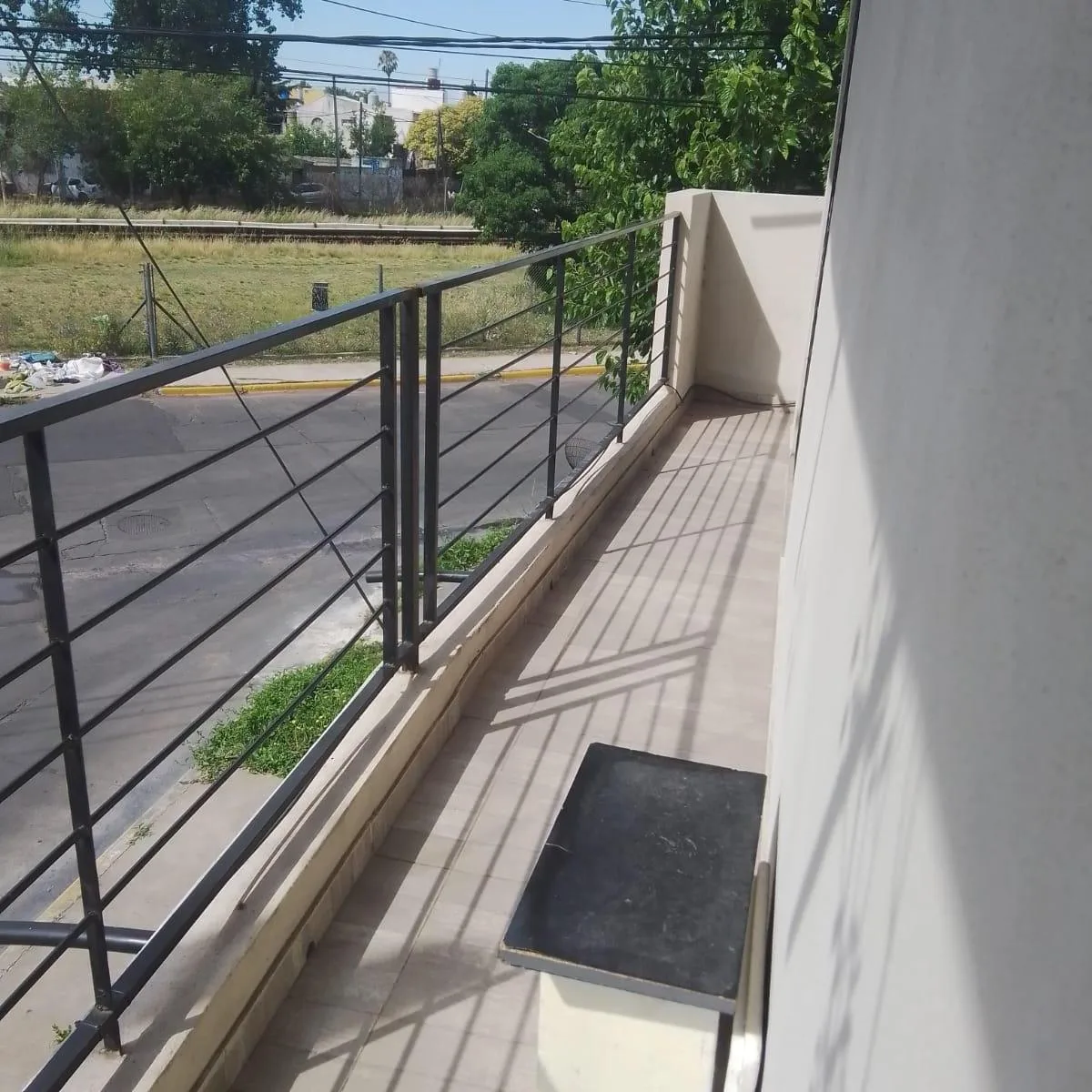 Apartamento de 3 ambientes com varanda em Tres de Febrero