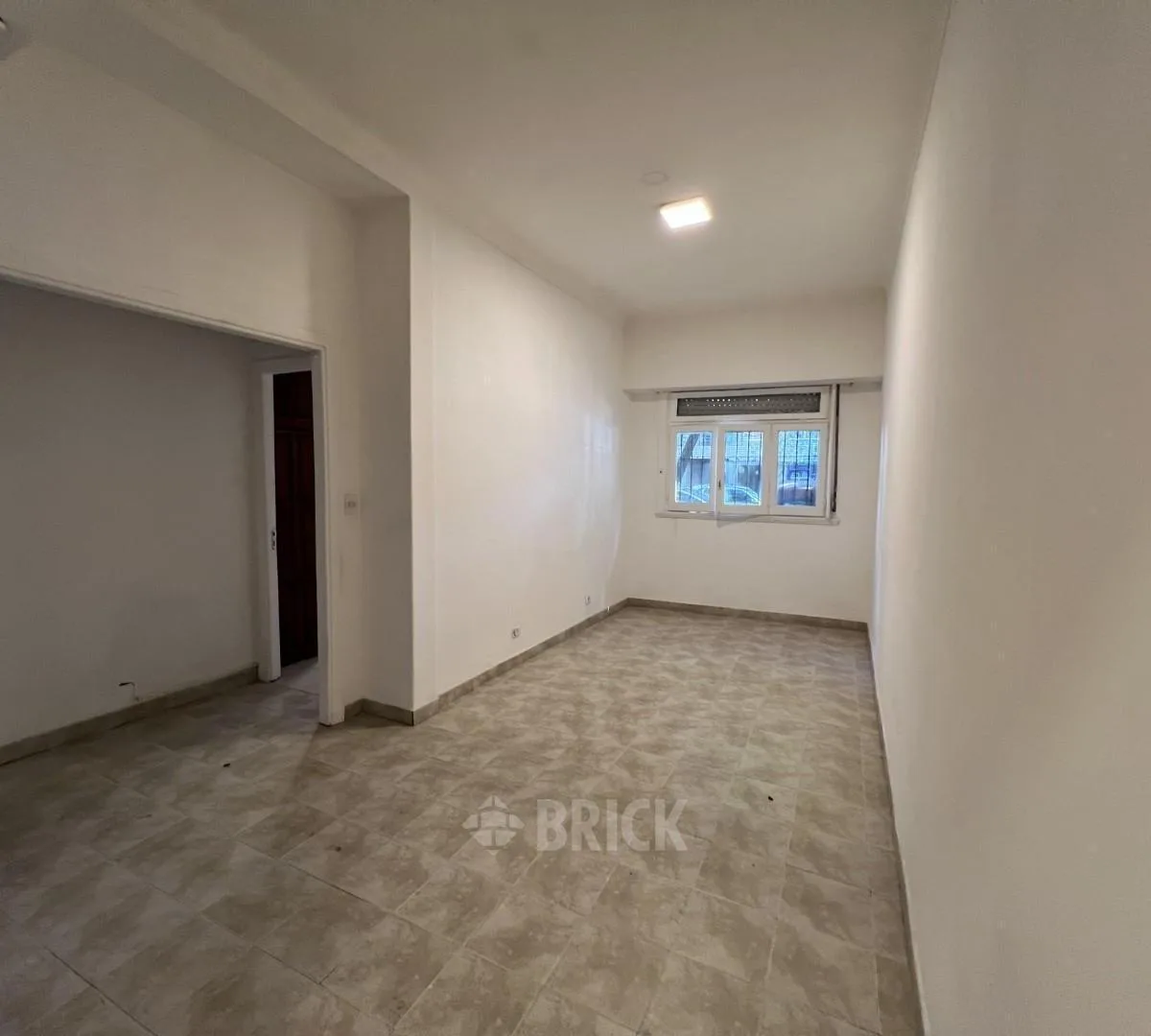 Departamento de 2 ambientes con patio en Flores