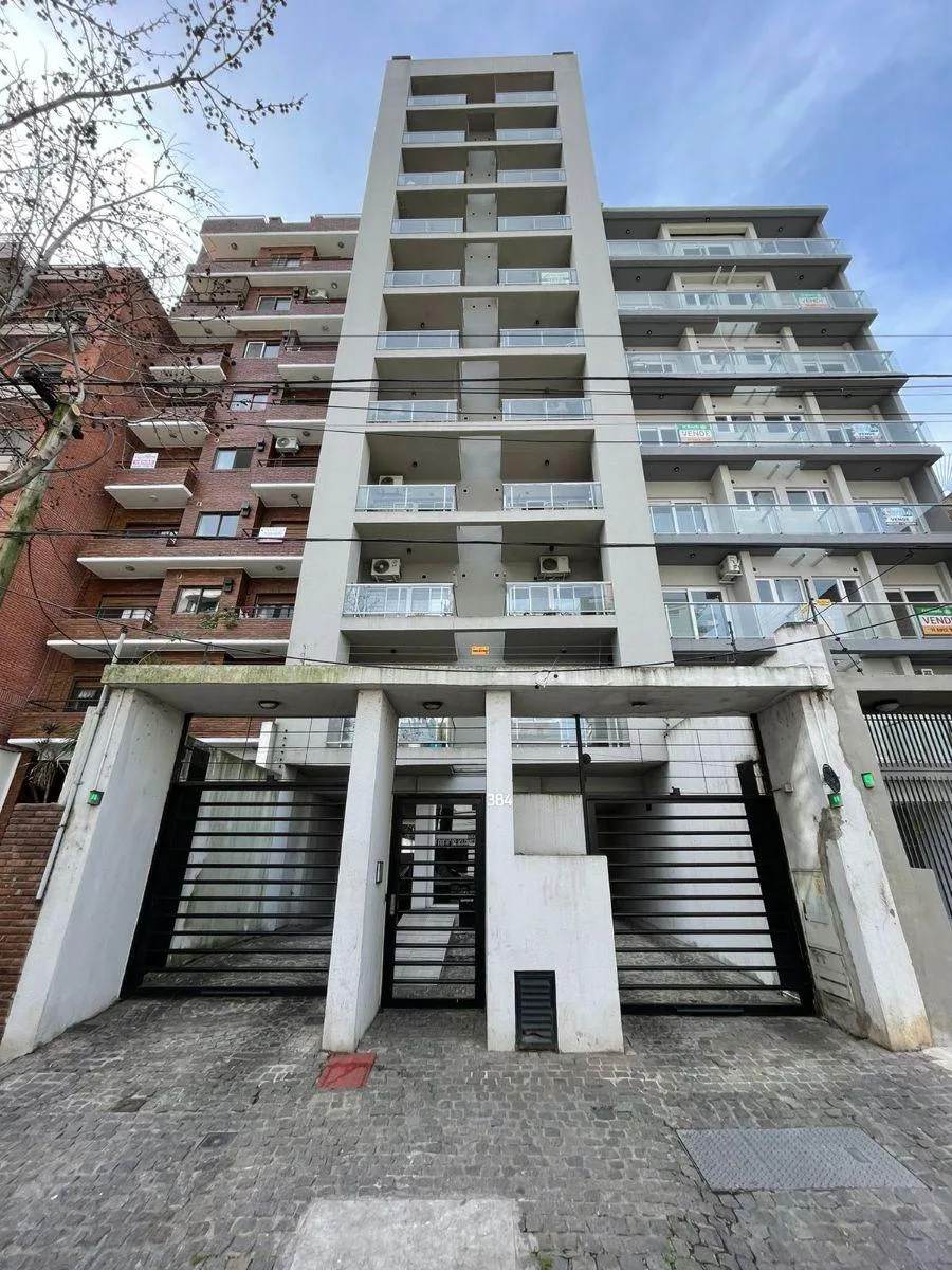 Furnished two-room apartment with covered parking in Buenos Aires