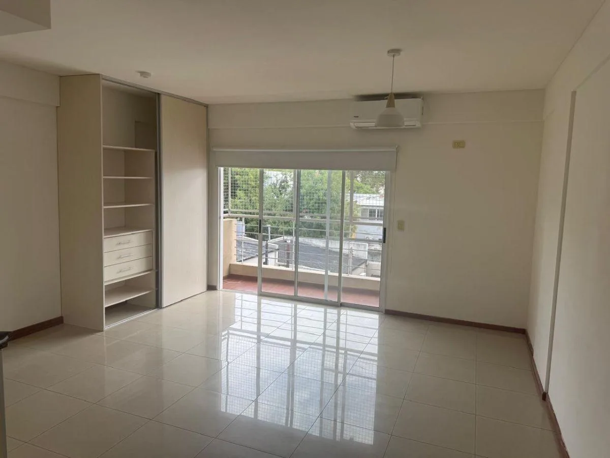 Monoambiente con balcón en Villa Urquiza