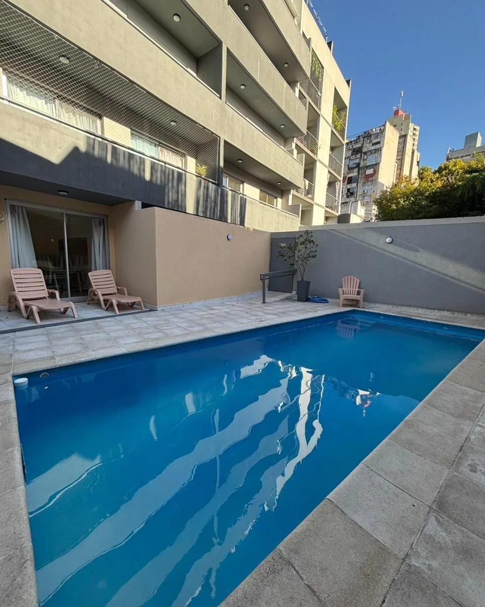 Apartamento de dois ambientes com comodidades em Chacarita