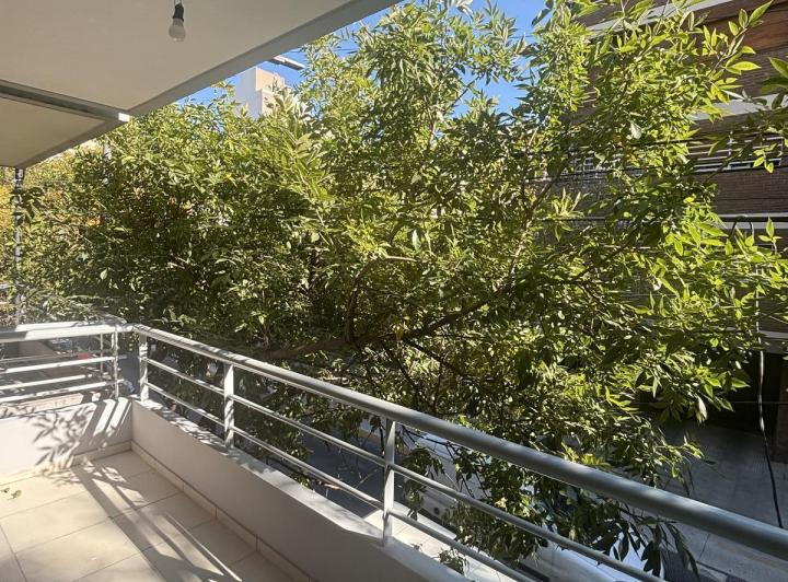 Studio apartment with front-facing balcony in Caballito