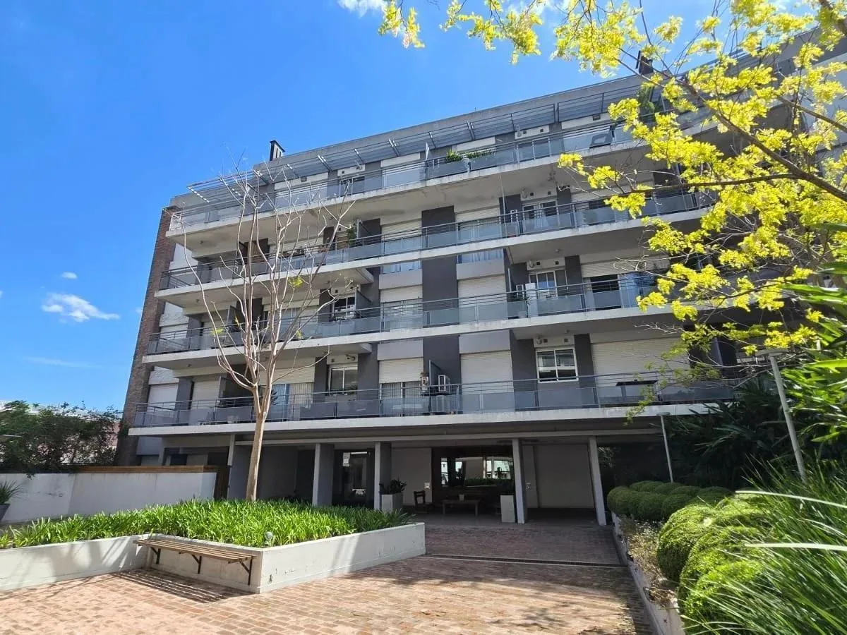 Departamento de 2 ambientes con cochera en Barracas