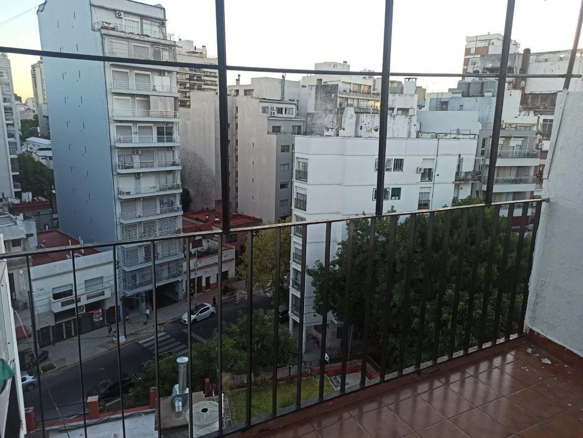 Two-room apartment with balcony in Recoleta