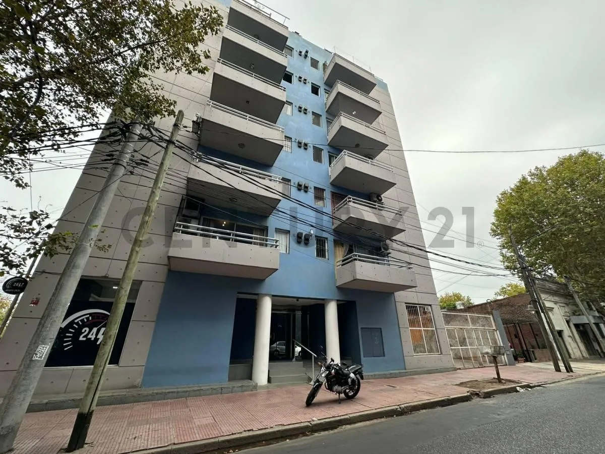 Departamento de 2 ambientes con balcón en Tigre Centro