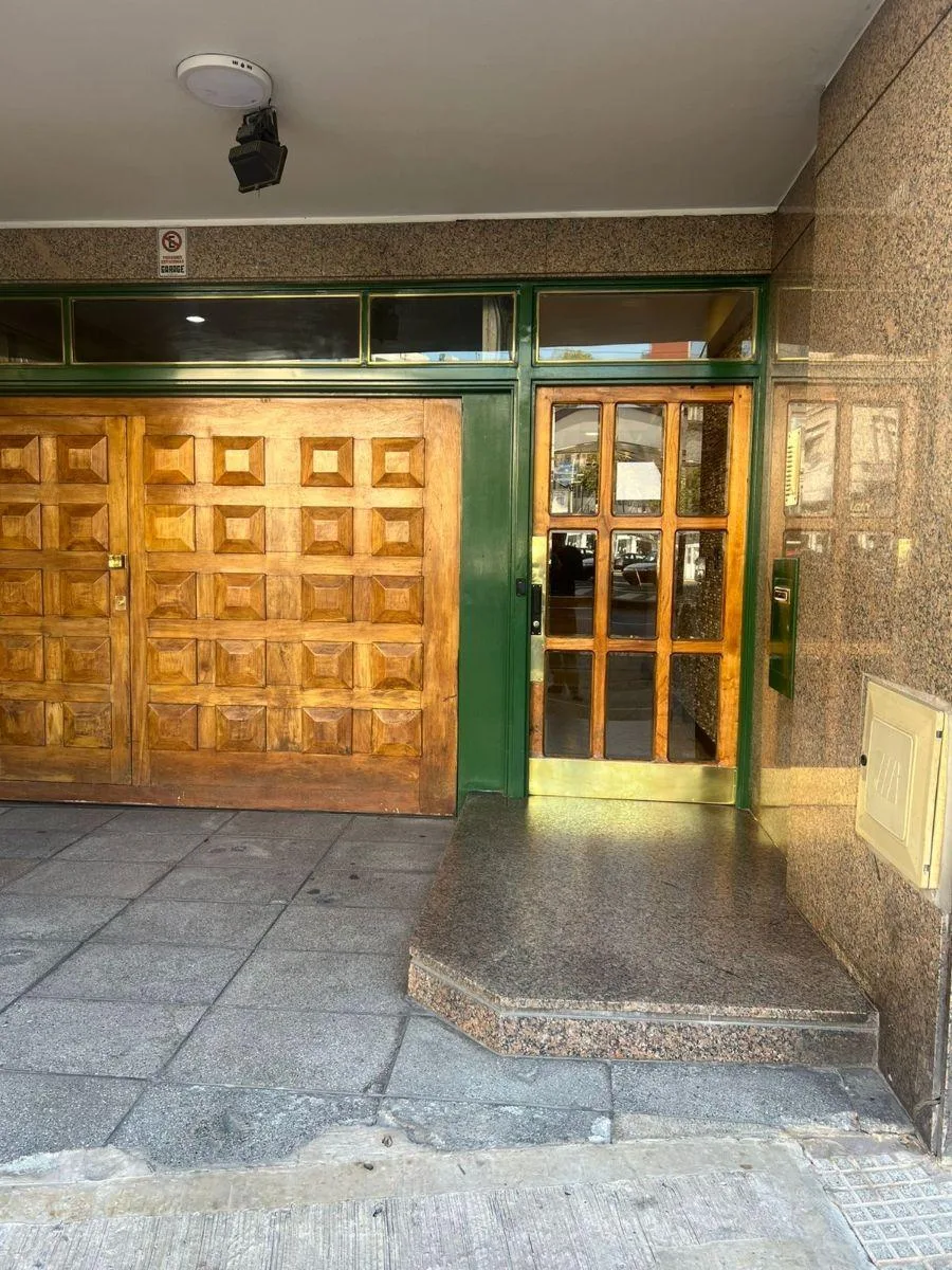 Departamento de 3 ambientes con dependencia en Barracas