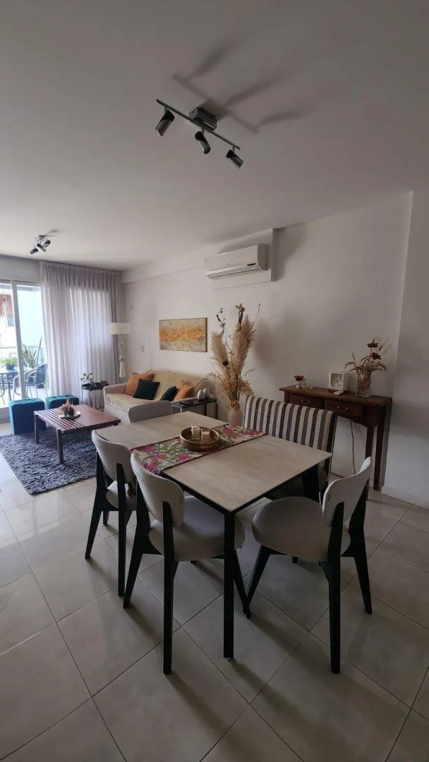 Departamento amoblado de 2 ambientes con patio y balcón en Barracas