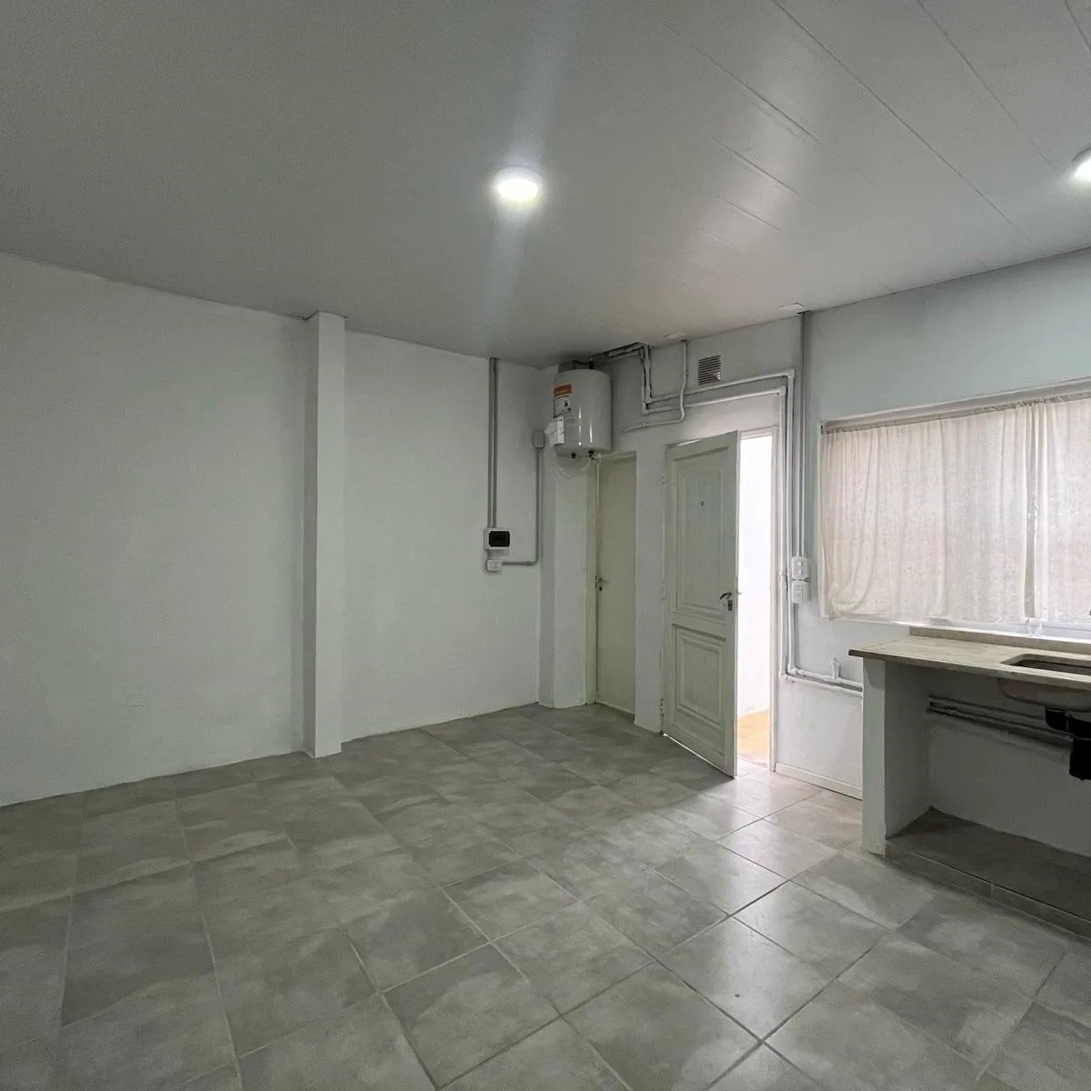 Квартира-студия в El Talar, новая (никто не жил)