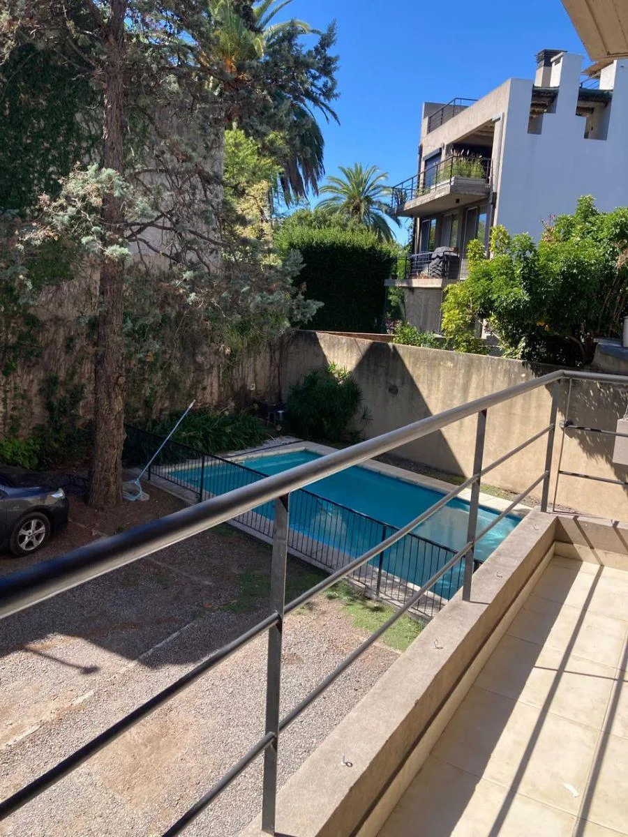 One-bedroom apartment in Victoria