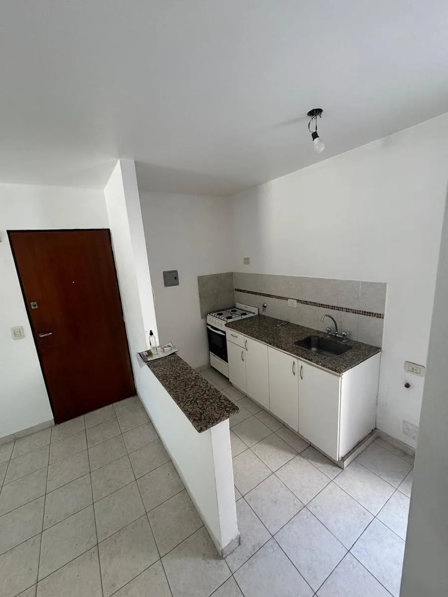Apartamento de 1 quarto com pátio em La Plata