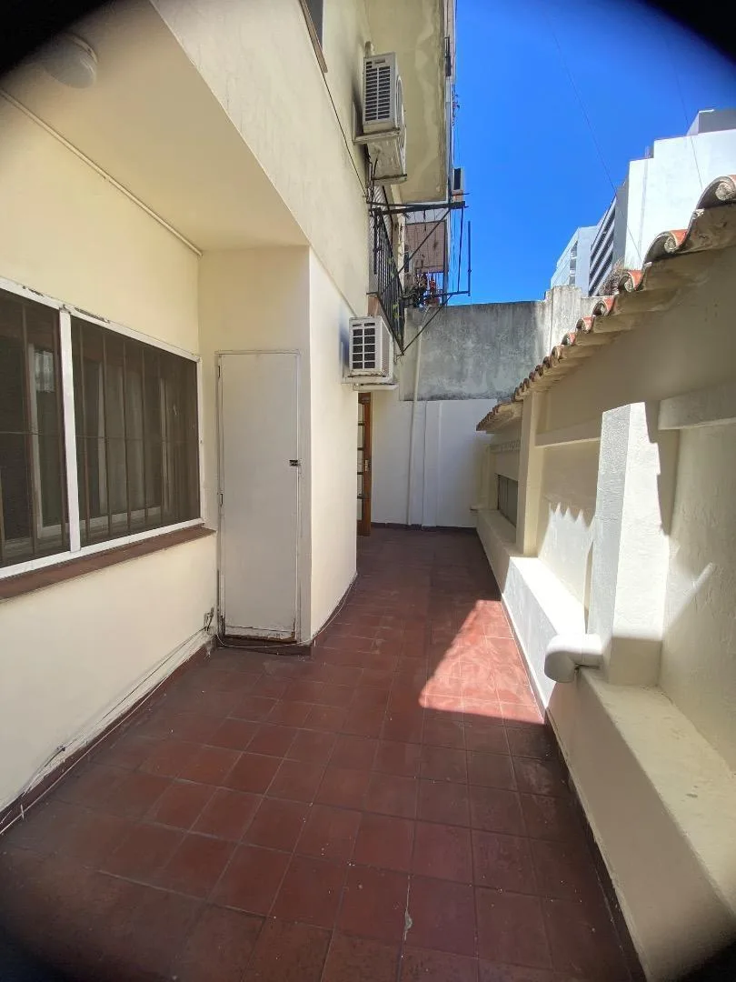 Departamento de 3 Amb. con 2 Patios - Super Luminoso