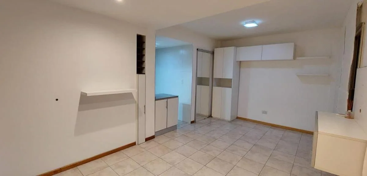 Monoambiente con balcón en Lanús Oeste