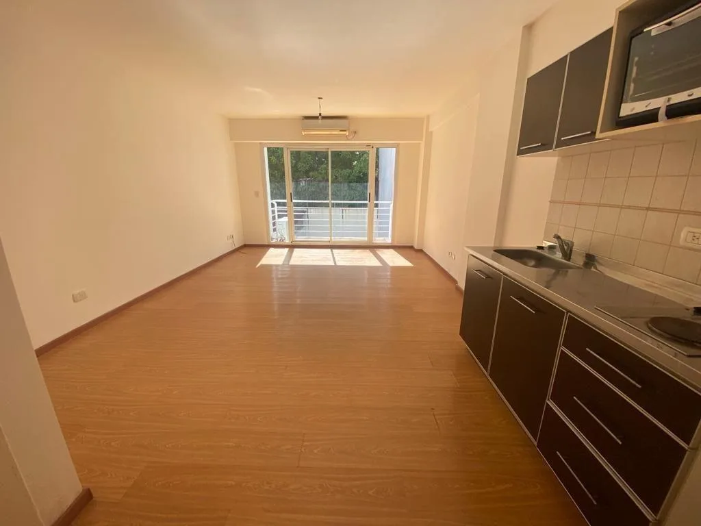 Kitnet de 35 m² com varanda em Balvanera