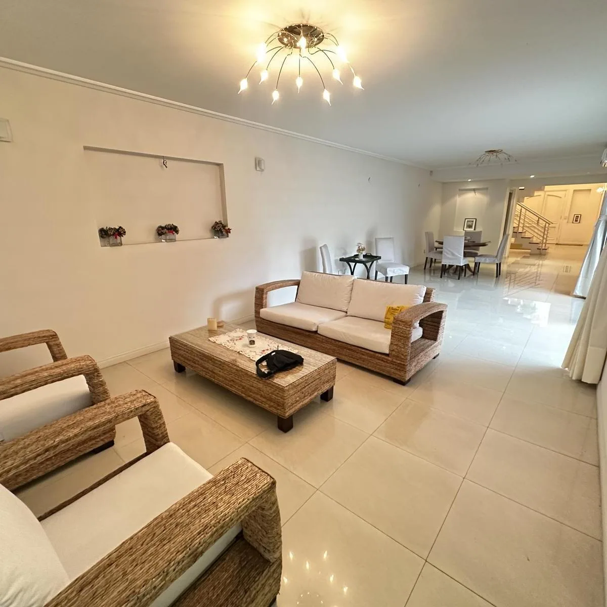 Casa en Alquiler 4 Ambientes