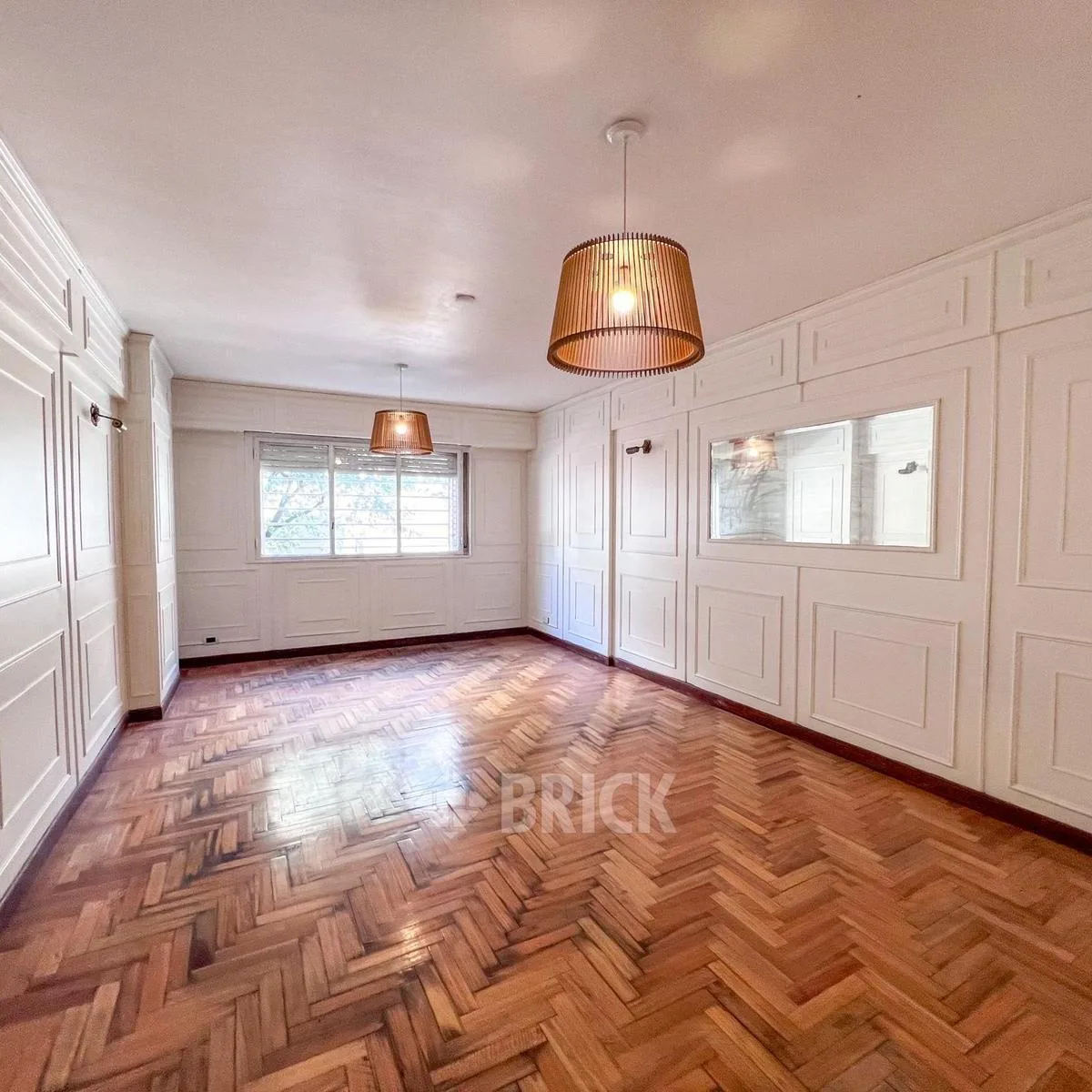 Two-bedroom apartment with maid’s room in Colegiales