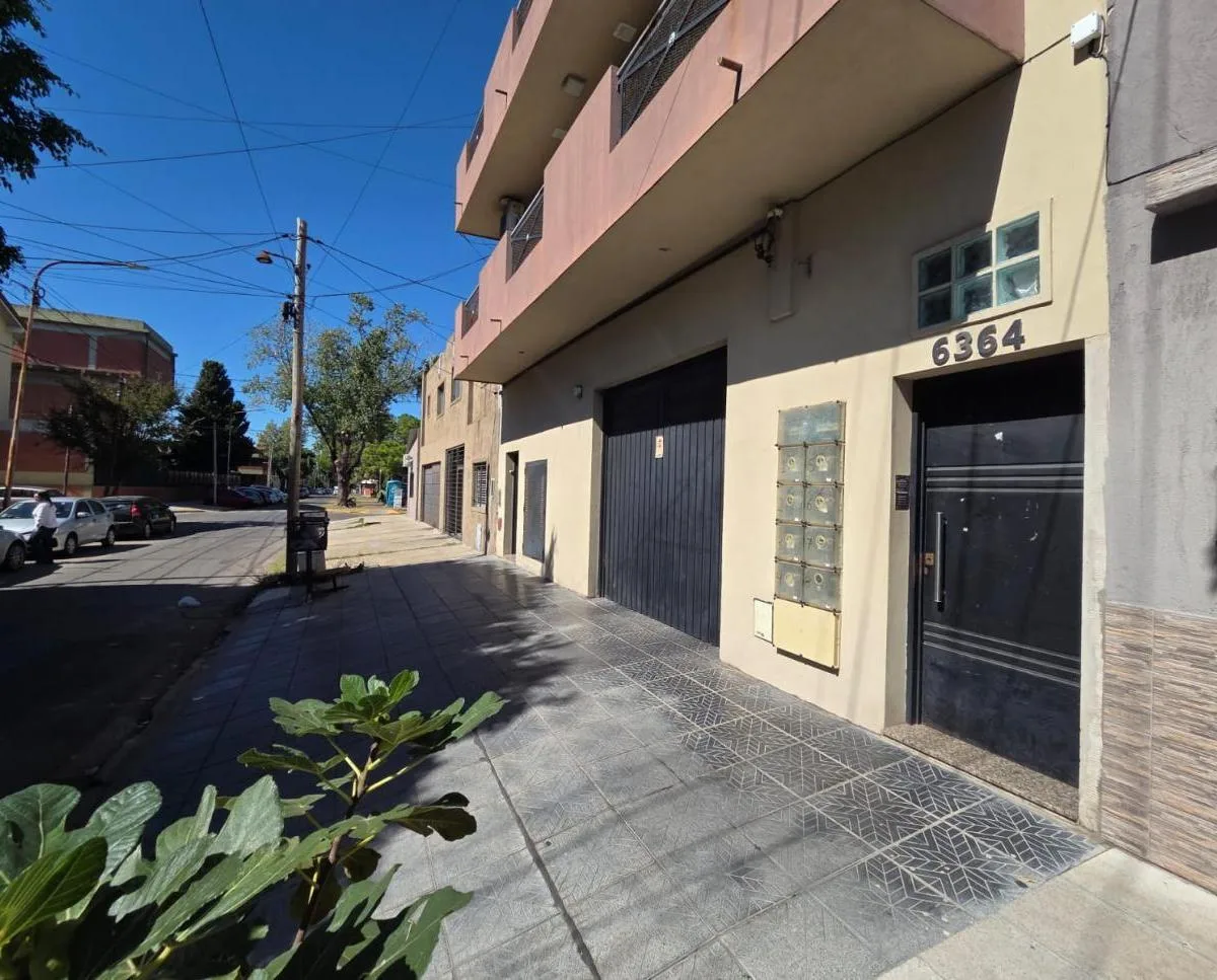 Apartamento de três ambientes com 2 dormitórios em Villa Bosch