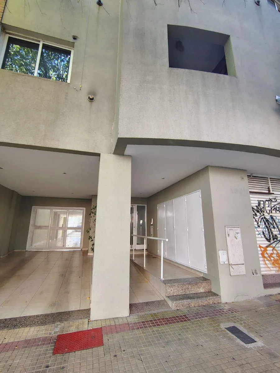 Studio apartment facing the street in La Plata