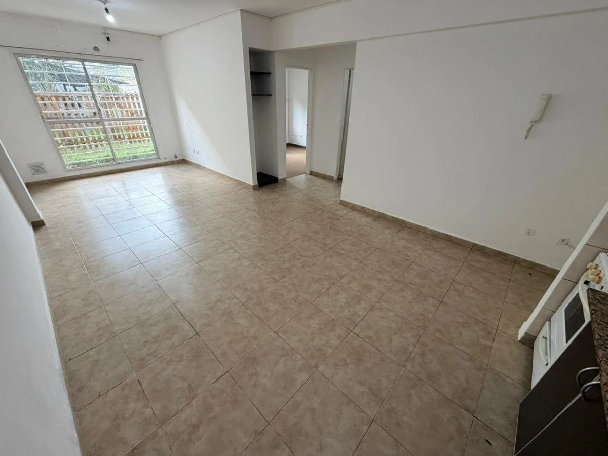 Alquiler Departamento 3 Ambientes en Monte Grande con Patio