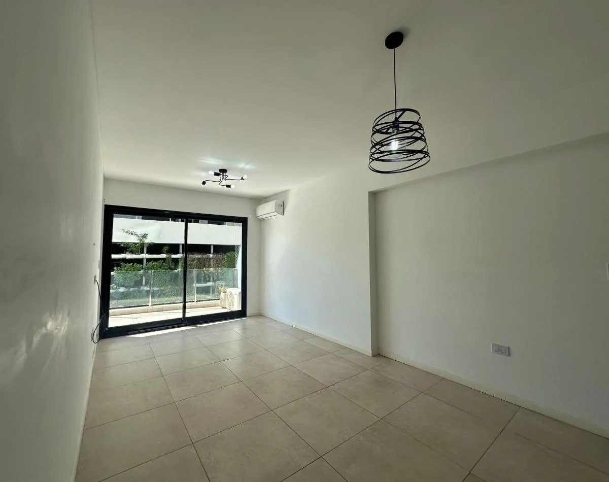 Apartamento de dois ambientes com 1 quarto em Lanús