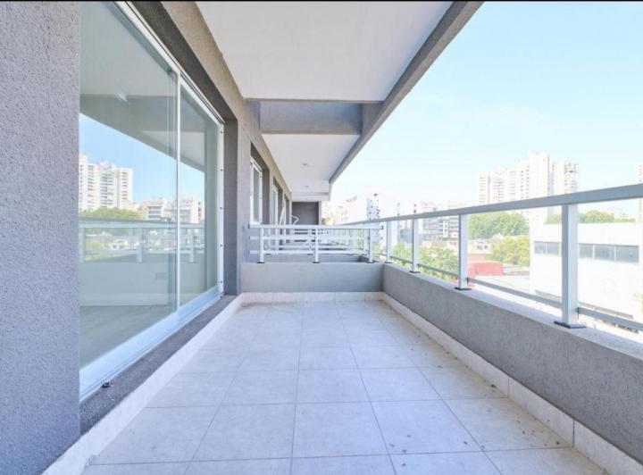 Квартира с 2 комнатами в Villa Crespo, новая