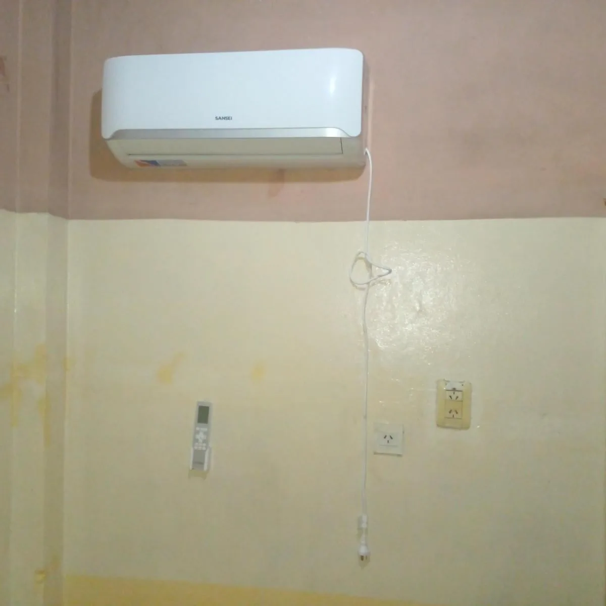 Furnished two-bedroom house room for rent in Victoria