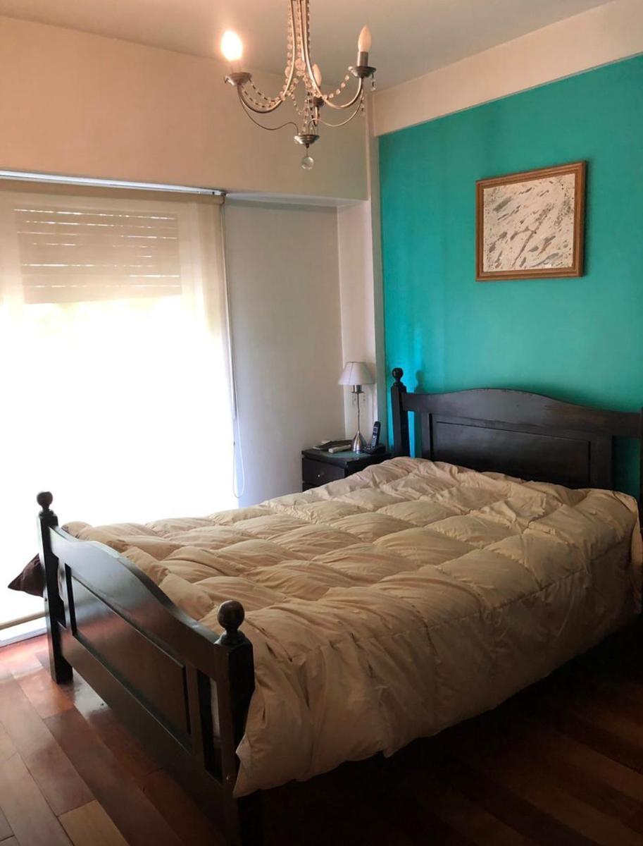 Four-room apartment with staff quarters in Flores
