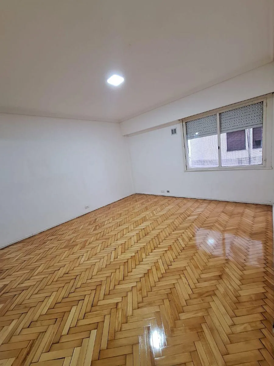 Departamento de 2 ambientes con bajas expensas en Monserrat