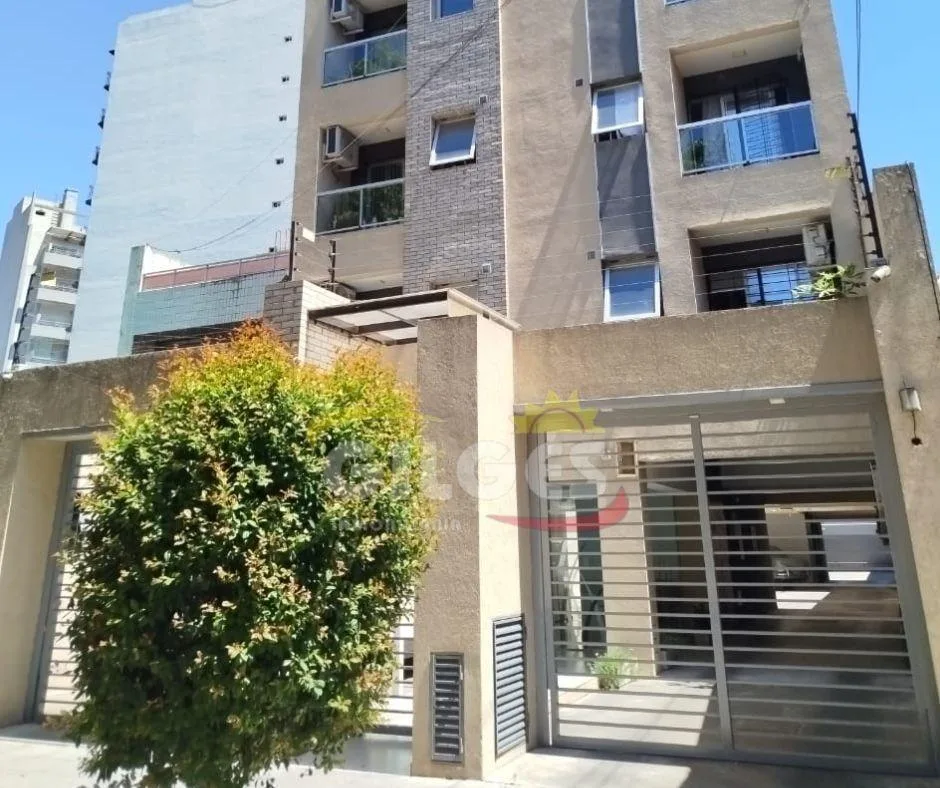 Departamento de 2 ambientes con balcón contrafrente en Ramos Mejía