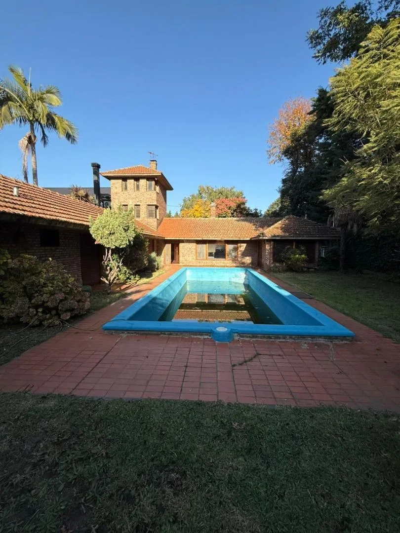 Three-bedroom house in Victoria