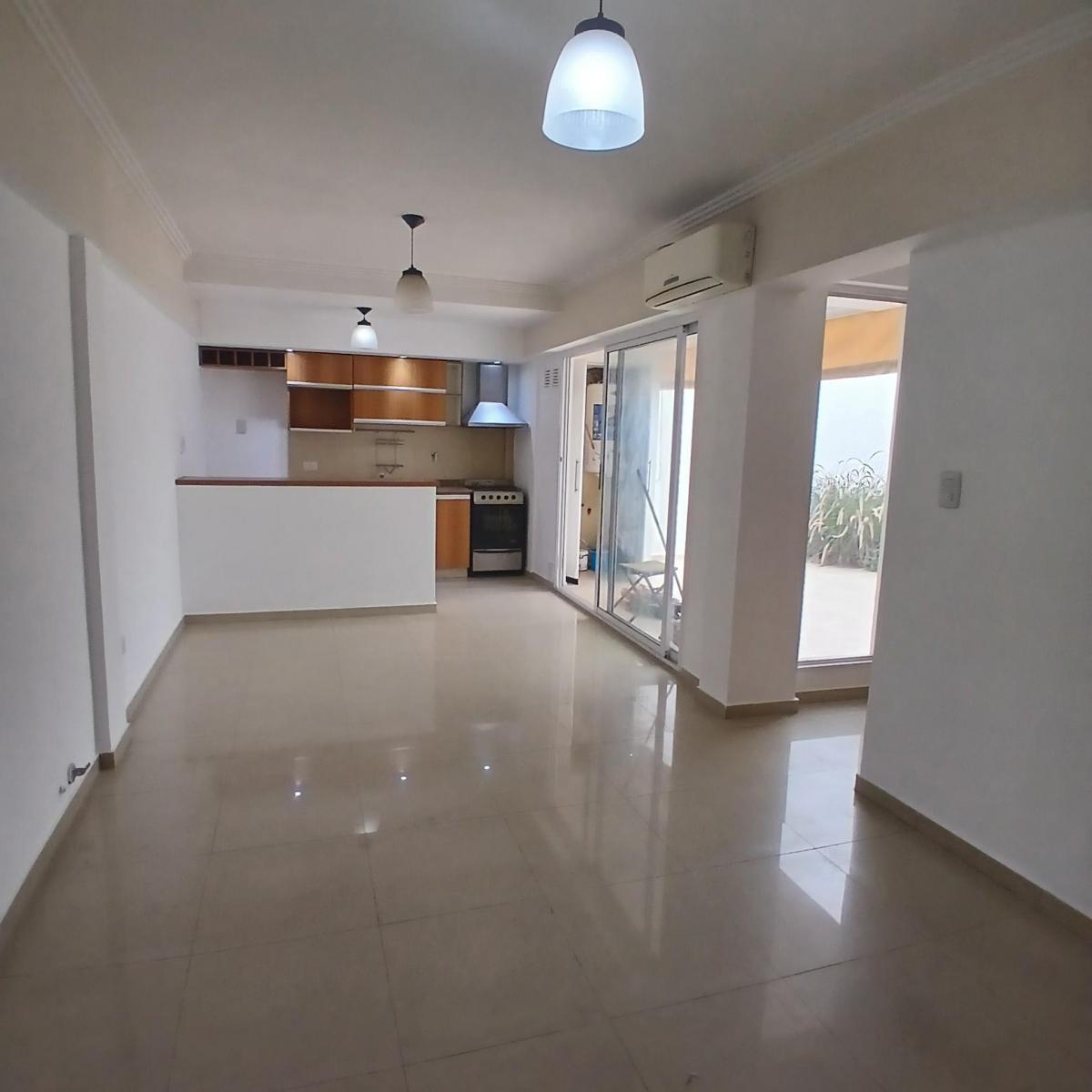 PH de 2 ambientes en planta baja con patio en Vélez Sarsfield