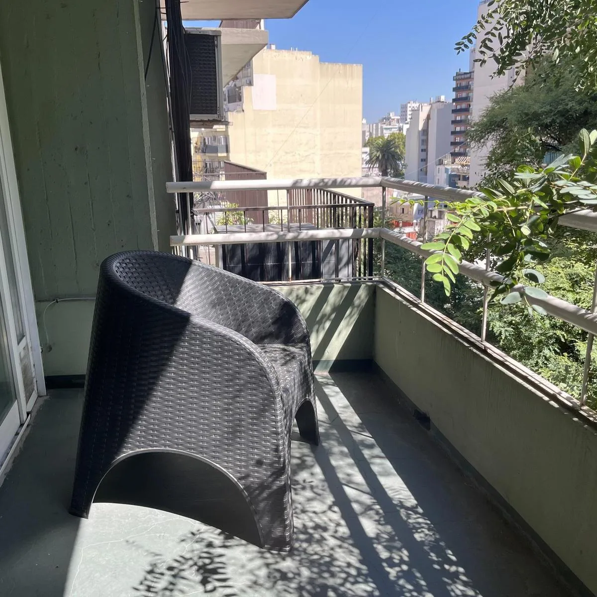 Квартира-студия с мебелью и балконом в Almagro