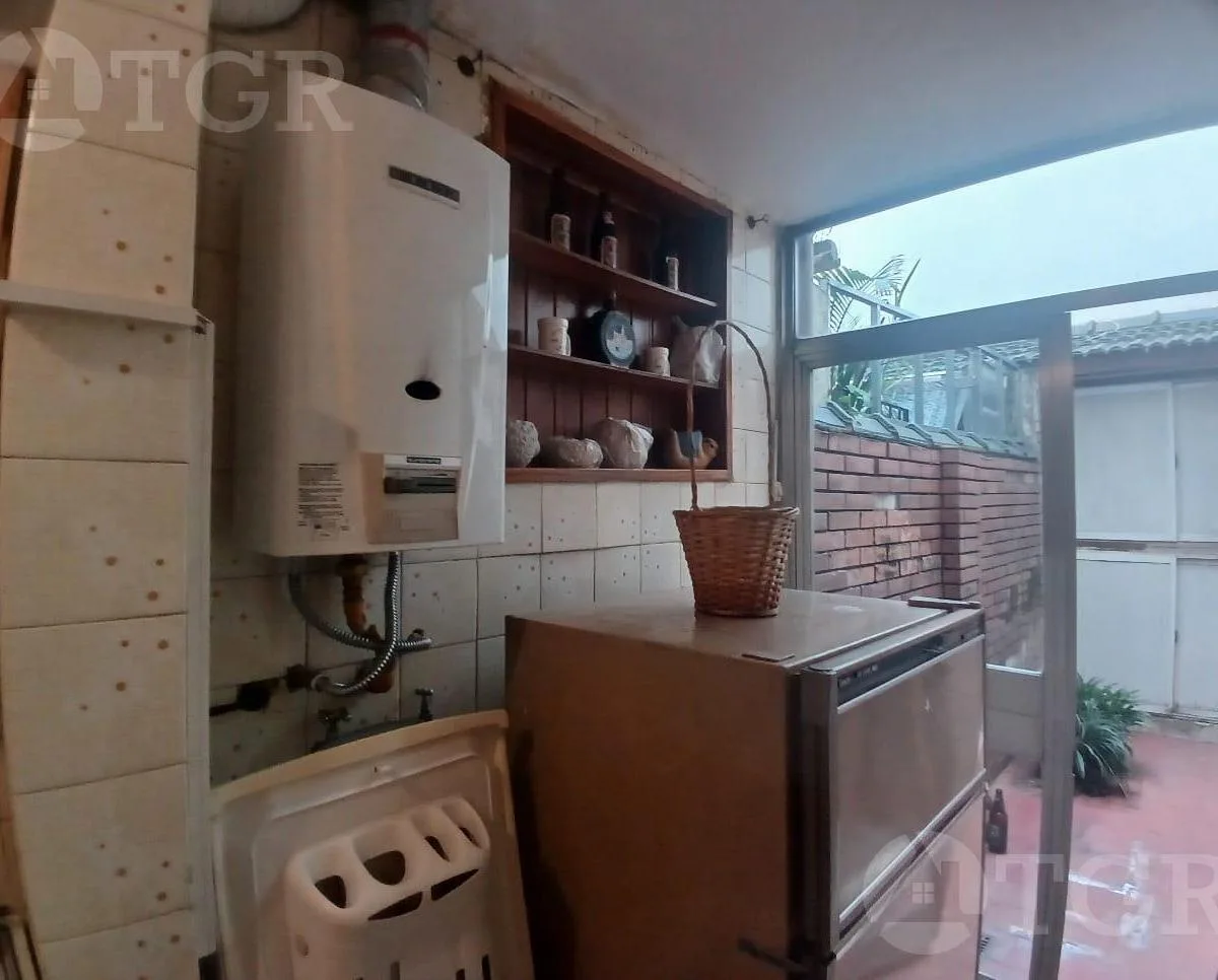 Furnished three-room apartment with patio in San Telmo