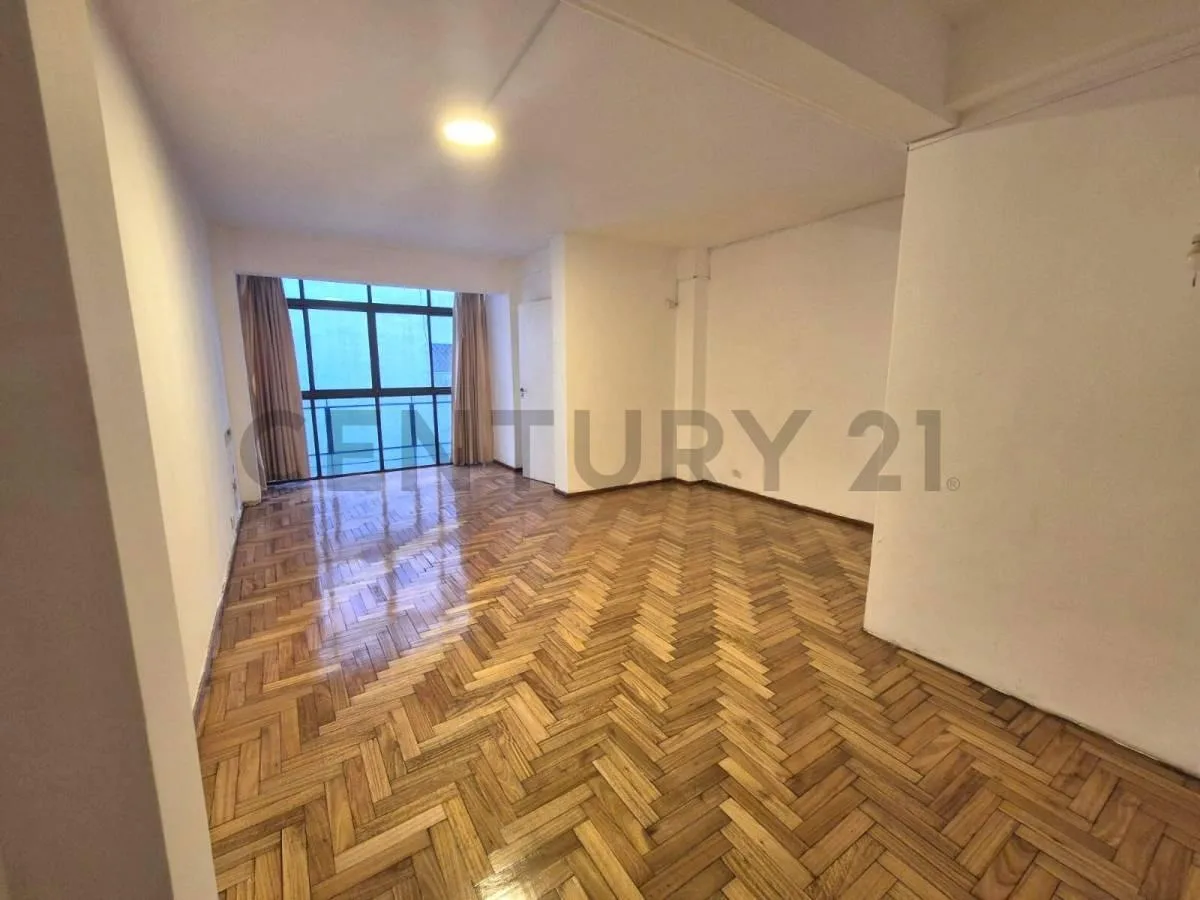 Квартира-студия с отдельной кухней в Retiro