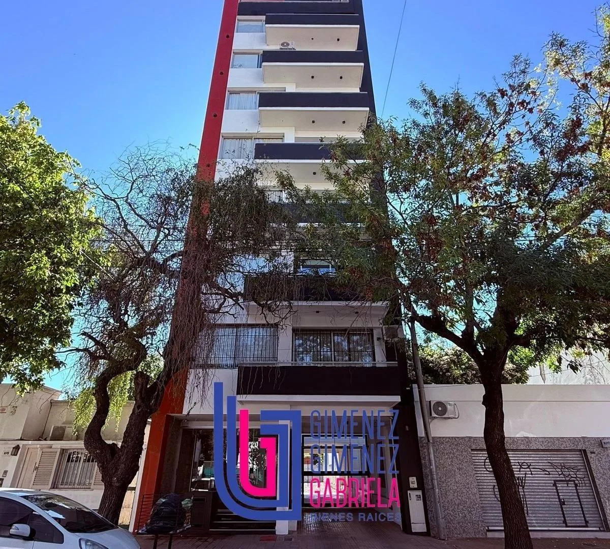 Kitnet (monoambiente) em La Plata no 7º andar de fundos