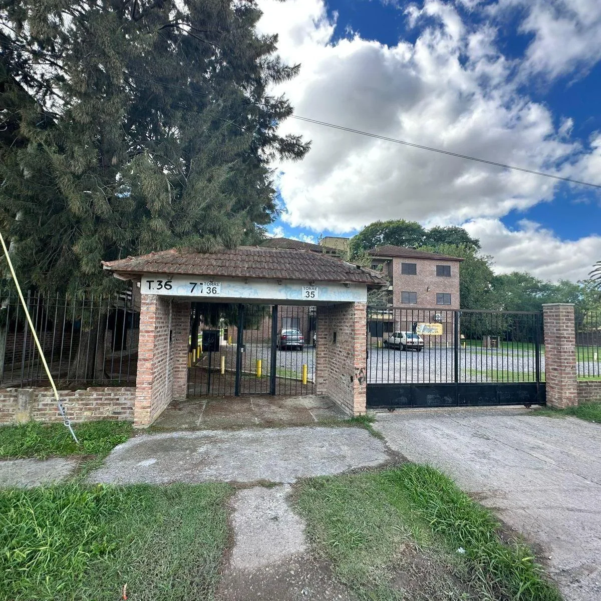 Apartamento térreo de dois dormitórios em La Plata