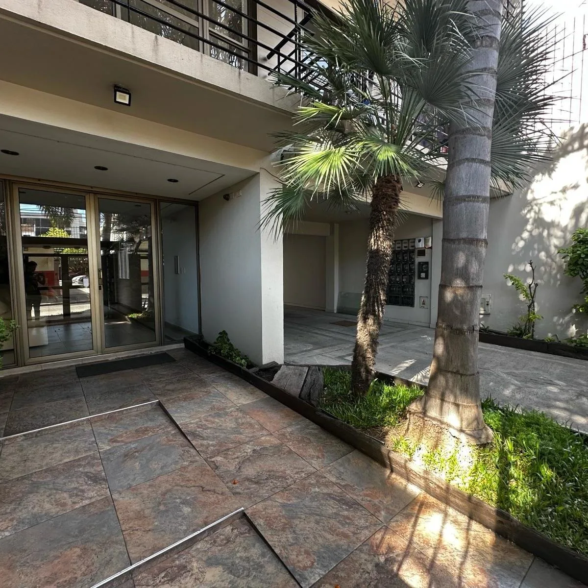 Studio with balcony in Morón