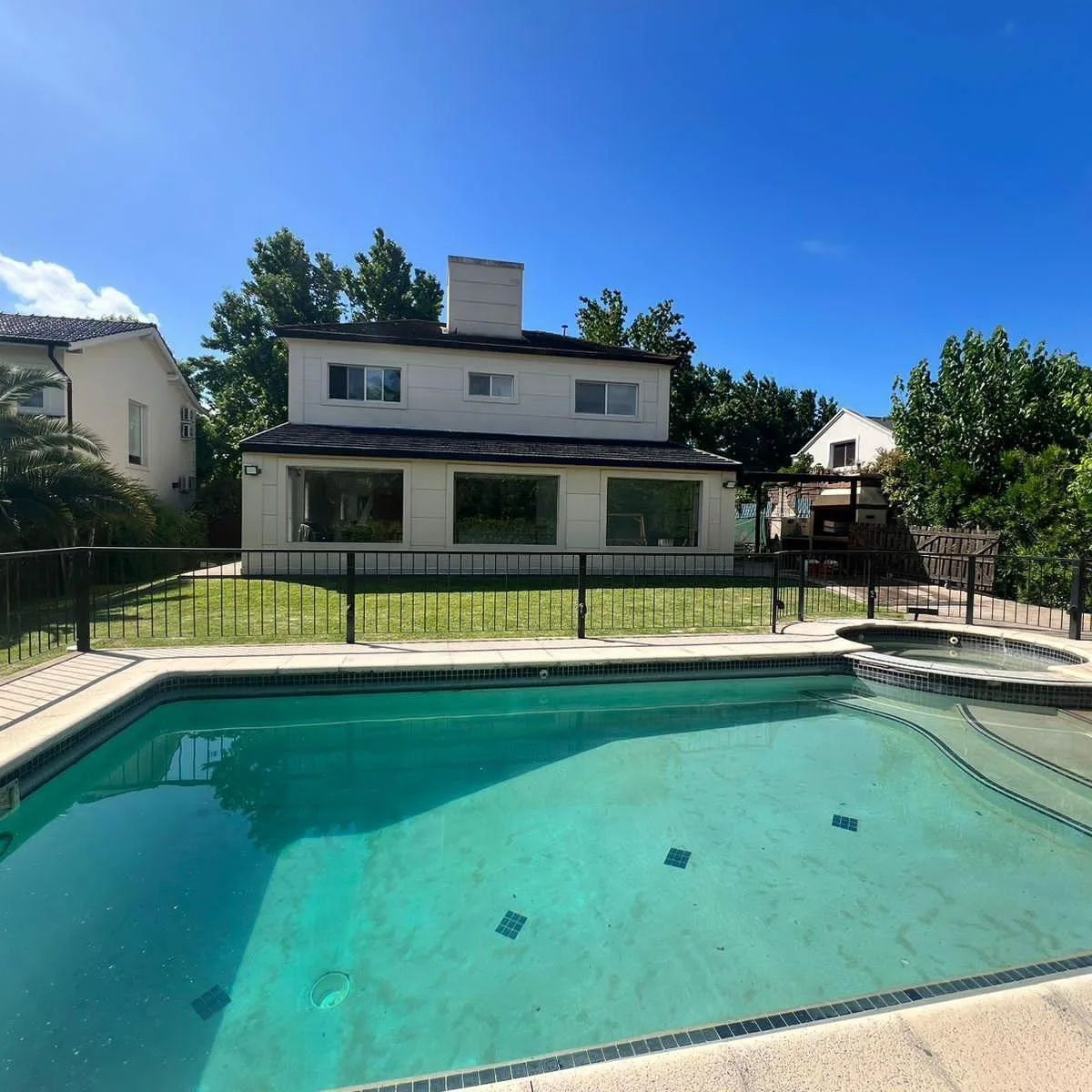 Дом с 4 спальнями в Lomas de Benavidez (Tigre)