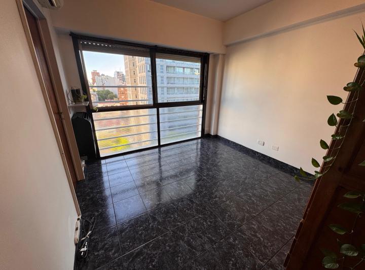 Kitnet em Caballito de frente, no 8º andar