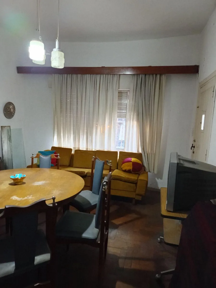 Casa de 3 ambientes com 2 dormitórios em Banfield