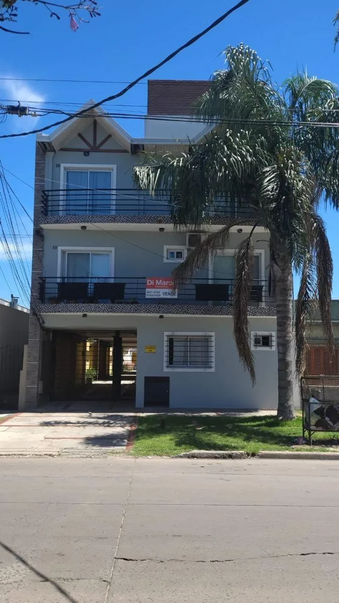 Apartamento de dois ambientes com 1 quarto em Lanús