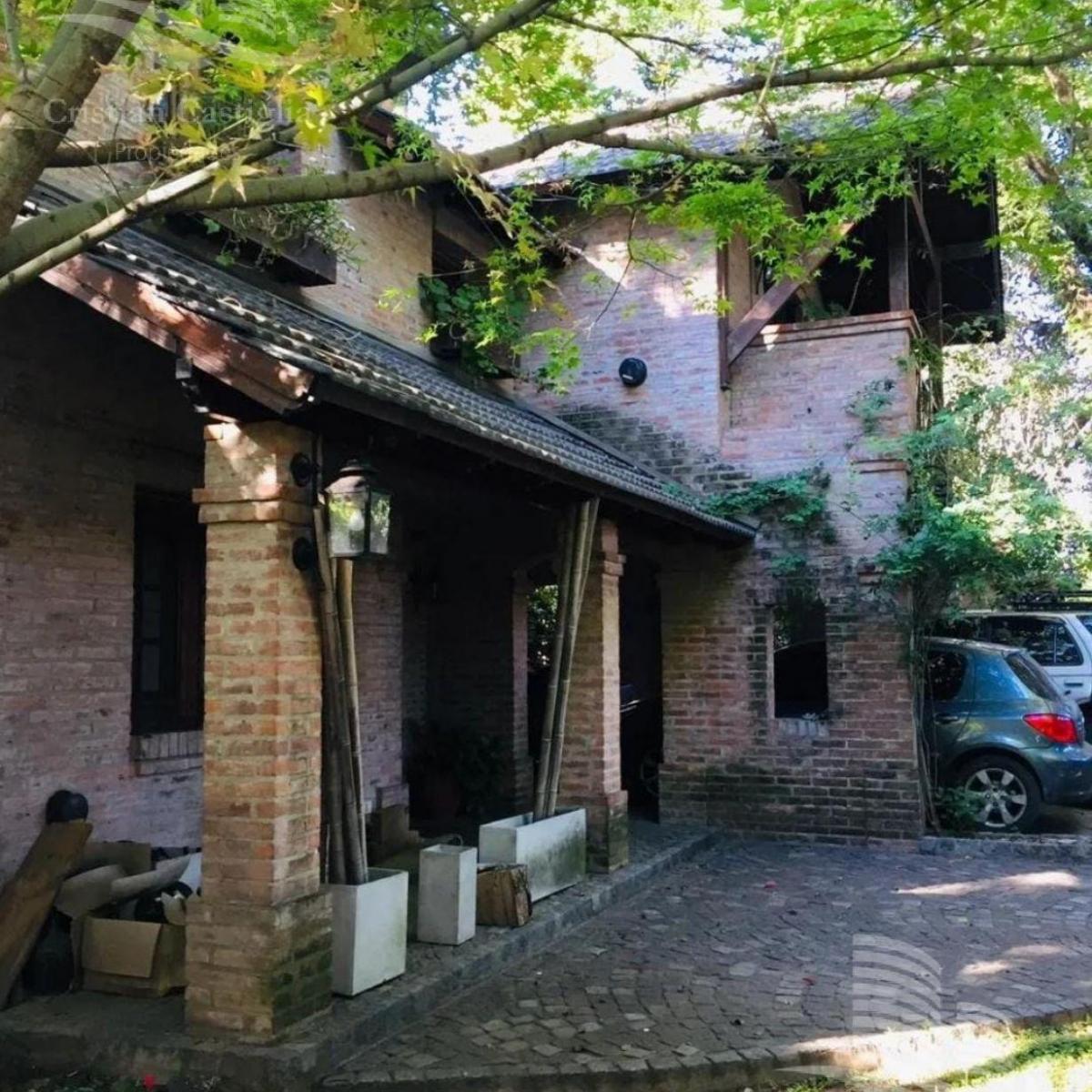 Casa de 5 dormitórios em Don Torcuato, Tigre
