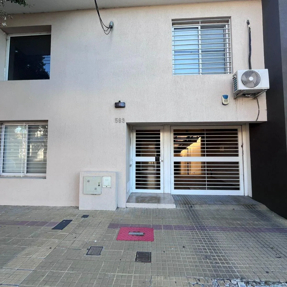 Dúplex para aluguel com 2 dormitórios e vaga coberta em La Plata